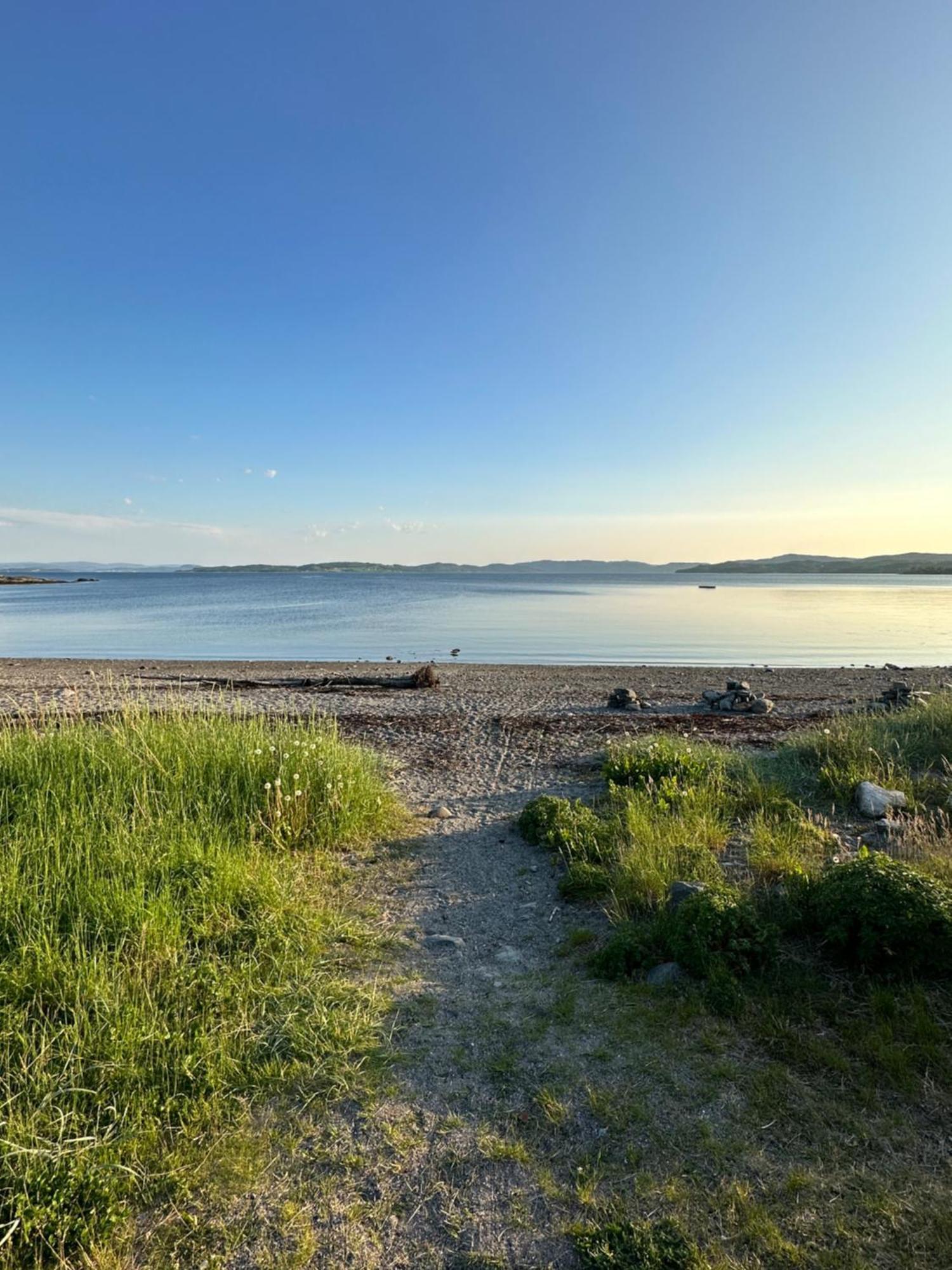 Saga, Et Unikt, Sjarmerende Badehotell Med Fa Rom, Sauna Og Badebrygge - Inderoy 스트라우멘 외부 사진